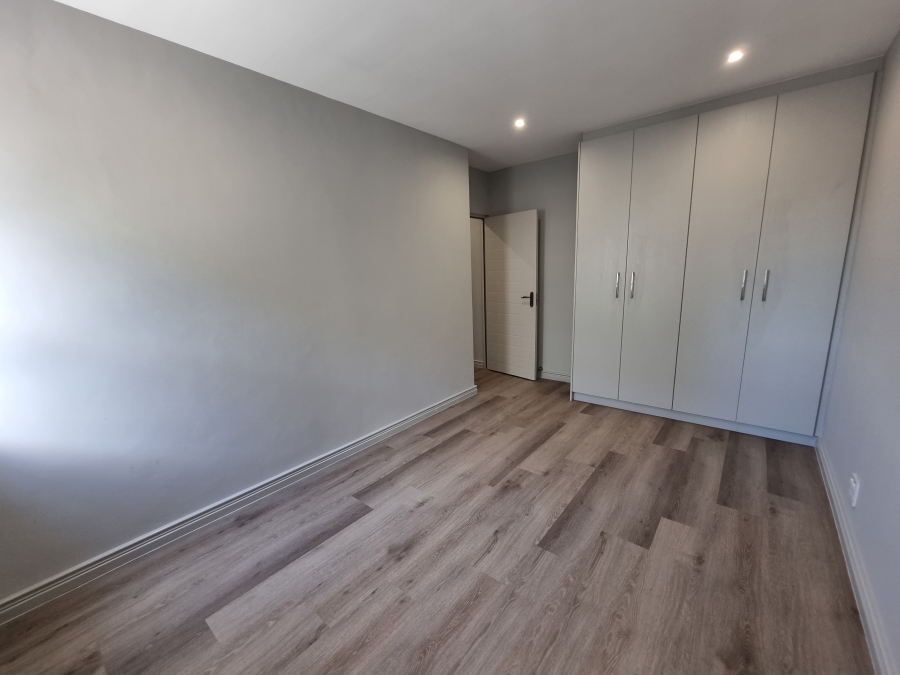 To Let 4 Bedroom Property for Rent in Royal Ascot Western Cape